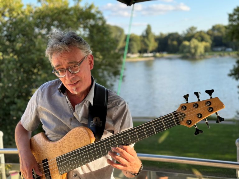 Markus Hofmann, Gitarist der Night of Music Band